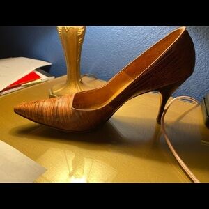1940- 50’s high heel. Snake skin, perfect condition fi…